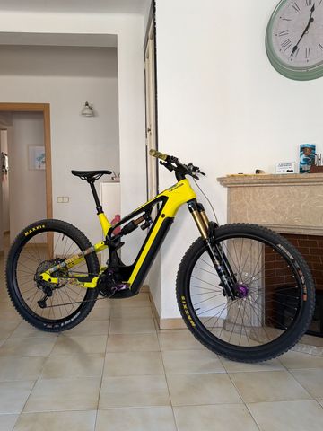 Cannondale Moterra Neo Carbon 2 2024 2024 MTB usato