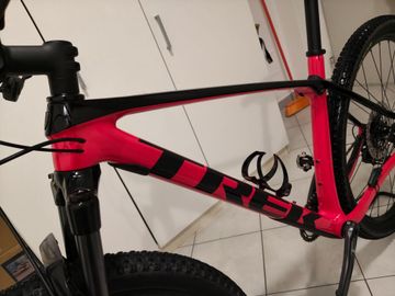 Used Trek Procaliber 9.5 2024 2024 Mountainbike, Red, 29 — image 5 of 11