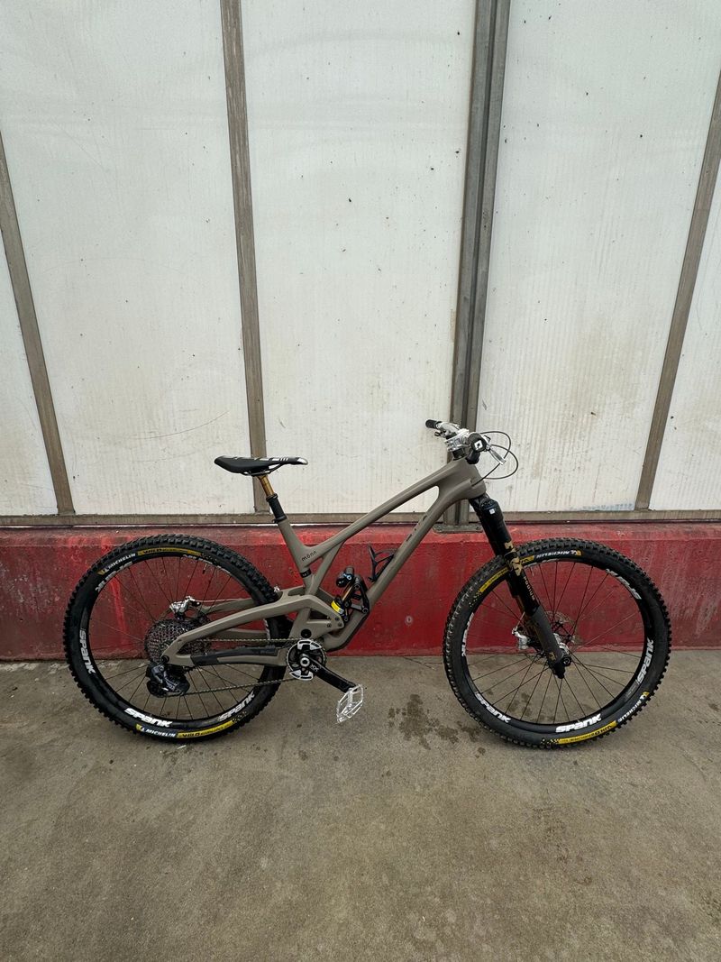 Käytetty Evil Wreckoning SRAM XX1 2025 MTB