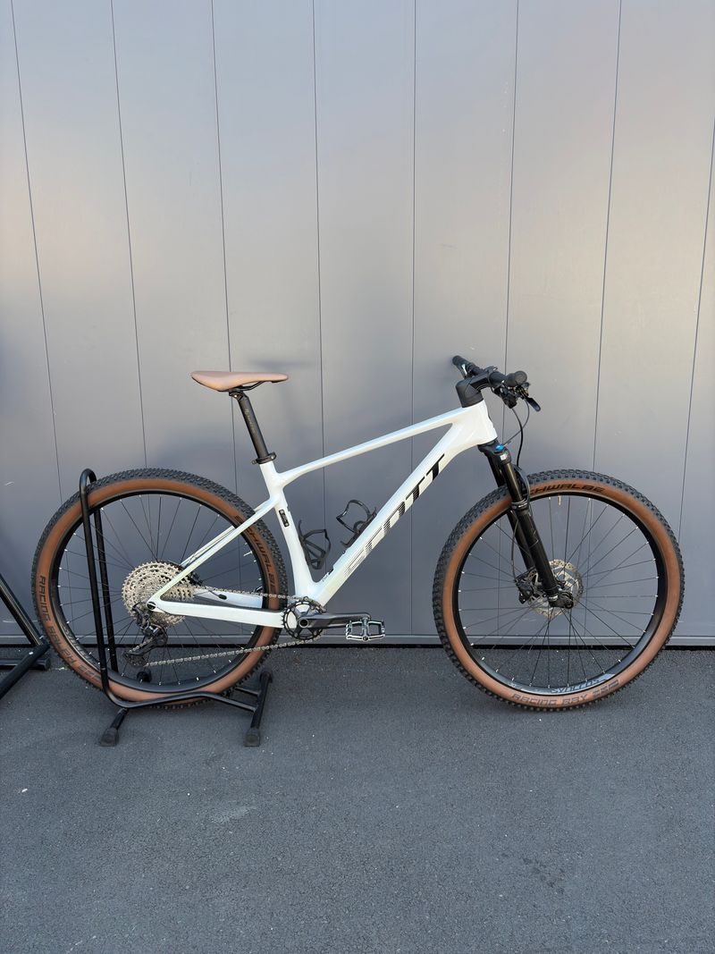 Used Scott Scale Shimano Deore XT 2025 Mountainbike, White — image 1 of 4