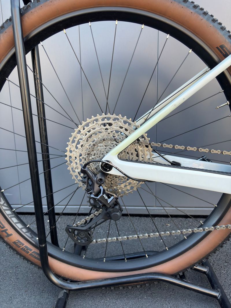 Used Scott Scale Shimano Deore XT 2025 Mountainbike, White — image 4 of 4