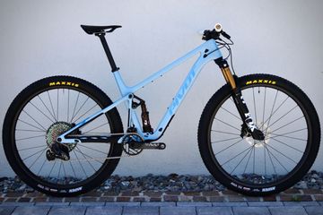 Used Pivot MACH 4 SL Team XX SL Eagle Transmission Flight Attendant w/ Carbon Wheels 2024 2024 MTB