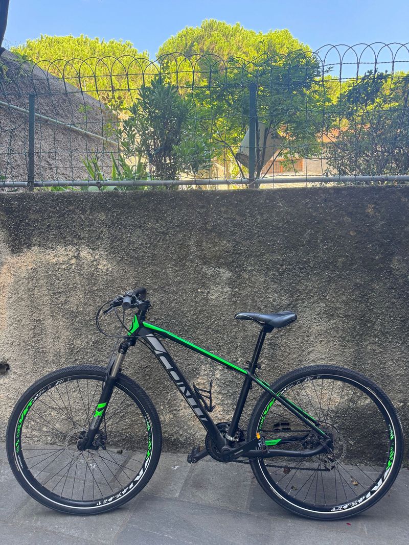 Used Conti Custom Other Shimano 2017 MTB