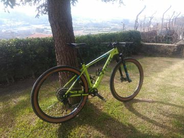 Used Trek Procaliber 9.7 SL 2017 2017 Mountainbike, Green, 27.5 — image 2 of 5