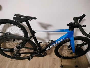 Brugt Giant Propel Advanced Pro 0 2024 2024 Road & Gravel — billede 2 af 9