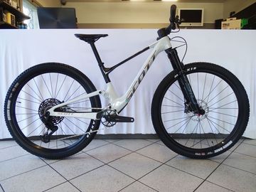 Tweedehands Scott Spark RC Team 2025 2025 Mountainbike — afbeelding 1 van 10