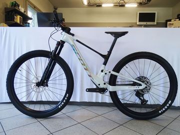 Tweedehands Scott Spark RC Team 2025 2025 Mountainbike — afbeelding 2 van 10