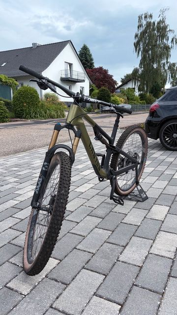 Used Canyon Neuron CF 9 SL 2023 2023 Mountainbike, Green, 27.5, 29 — image 2 of 3