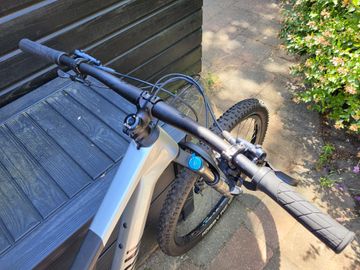 Used Canyon Neuron CF 8 2024 2024 Mountainbike, Light Gray, 29 — image 8 of 10