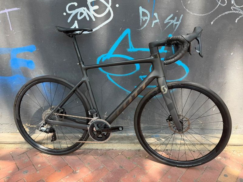 Scott Addict RC 10 2022 2022 Road & Gravel d'occasion