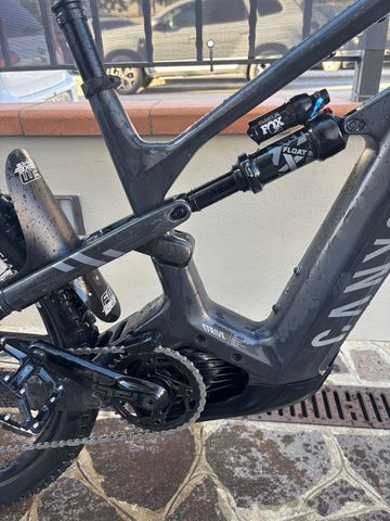 Gebrauchtes Canyon Strive:ON CFR Underdog 2024 2024 Mountainbike, Schwarz, 29, 27.5 — Bild 5 von 6