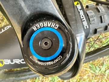 Used Trek Slash 8 2022 2022 Mountainbike, Black, 29 — image 11 of 16