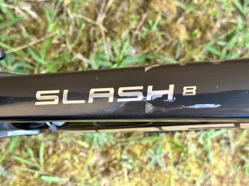 Used Trek Slash 8 2022 2022 Mountainbike, Black, 29 — image 3 of 16