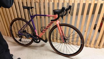 Canyon Inflite CF SL 7 2023 2023 Road & Gravel usato, Viola — immagine 18 di 20