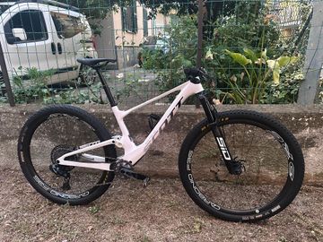 Gebrauchtes Scott Spark RC Pro 2022 2022 Mountainbike, Weiß — Bild 1 von 3