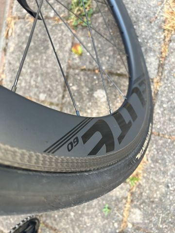Używany Giant TCR Advanced 2 2021 2021 Road & Gravel — zdjęcie 8 z 13