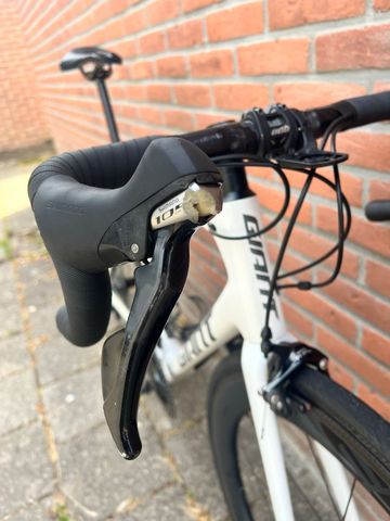 Używany Giant TCR Advanced 2 2021 2021 Road & Gravel — zdjęcie 10 z 13