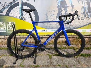 Gebrauchtes Giant Propel Advanced 1 2024 2024 Road & Gravel, Blau — Bild 1 von 4