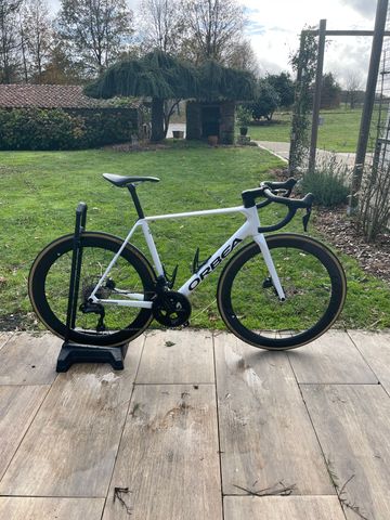 Gebrauchtes Orbea ORCA M35i 2025 2025 Road & Gravel, Weiß — Bild 1 von 4