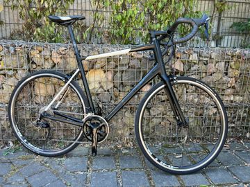 Used CUBE ATTAIN SL 2019 2019 Road & Gravel, Black — image 1 of 12