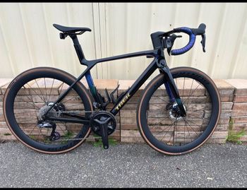 Used Trek Madone SL7 gen8 SL7 2025 Urban, Black — image 4 of 6