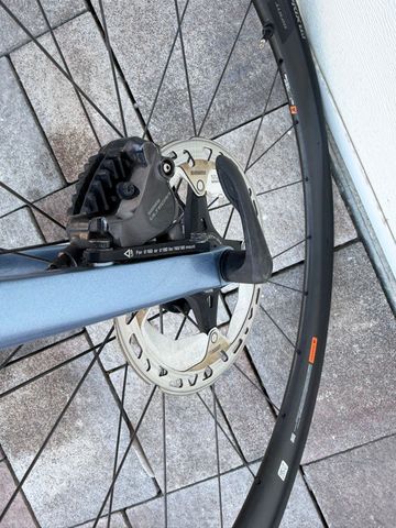 Giant TCR Advanced 0 2025 2025 Road & Gravel usato, Blu — immagine 4 di 8