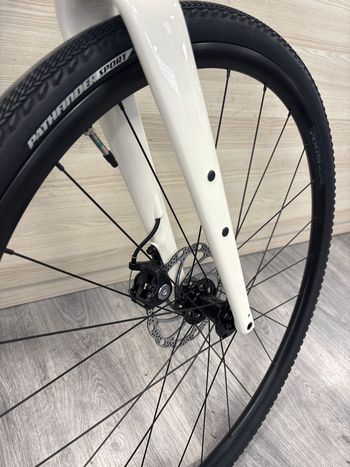 Used Specialized Diverge E5 2023 2023 Road & Gravel, White — image 4 of 4