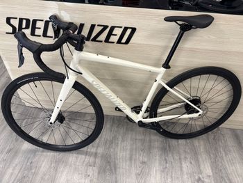 Used Specialized Diverge E5 2023 2023 Road & Gravel, White — image 2 of 4