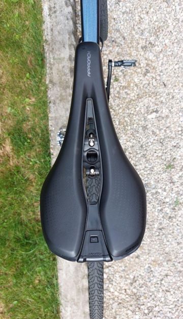 Tweedehands Giant Revolt Advanced 2 2022 2022 Road & Gravel — afbeelding 8 van 18