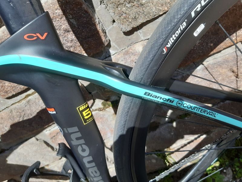 Bianchi Oltre XR3 Disc 2018 2018 Road & Gravel usato