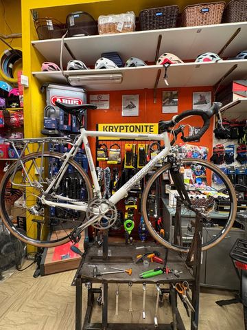 Used Cannondale Shimano Ultegra 2006 Road & Gravel, White — image 3 of 4