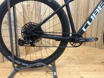 Gebrauchtes CUBE REACTION C:62 ONE 2023 2023 Mountainbike, Schwarz, 29 — Bild 2 von 3