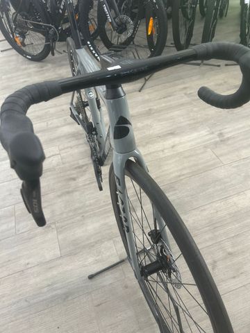 Used Factor O2 Shimano 105 Di2 2026 Road & Gravel, Light Gray — image 5 of 5