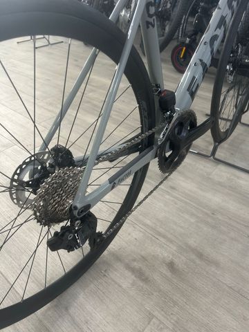 Used Factor O2 Shimano 105 Di2 2026 Road & Gravel, Light Gray — image 3 of 5