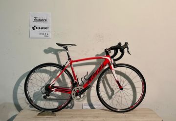 Używany Specialized Tarmac Elite 2016 2016 Road & Gravel — zdjęcie 1 z 10
