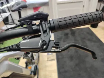 Used Focus THRON² 6.9 ABS 2024 2024 Mountainbike, Light Gray — image 8 of 10