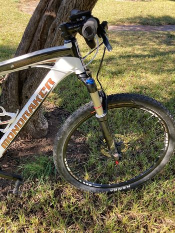 Mondraker PODIUM CARBON 2022 2022 Mountainbike usato, Bianco — immagine 2 di 3