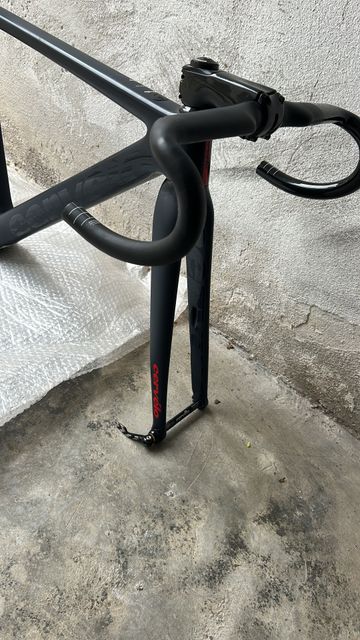 Cervélo R5 Red eTap AXS 2023 Frameset 2023 Road & Gravel usato, Blu — immagine 4 di 4