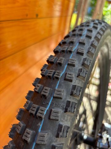 Used Canyon Neuron CF 7 2025 2025 Mountainbike, Purple, 27.5, 29 — image 6 of 11