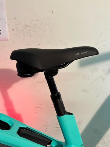 Použité Bianchi e-Omnia C Type DEORE 2023 2023 Urban — obrázek 11 z 17