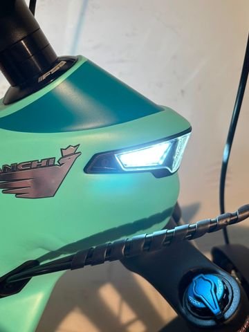Použité Bianchi e-Omnia C Type DEORE 2023 2023 Urban — obrázek 8 z 17