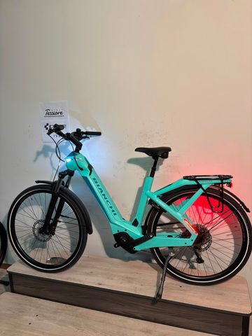 Použité Bianchi e-Omnia C Type DEORE 2023 2023 Urban — obrázek 3 z 17