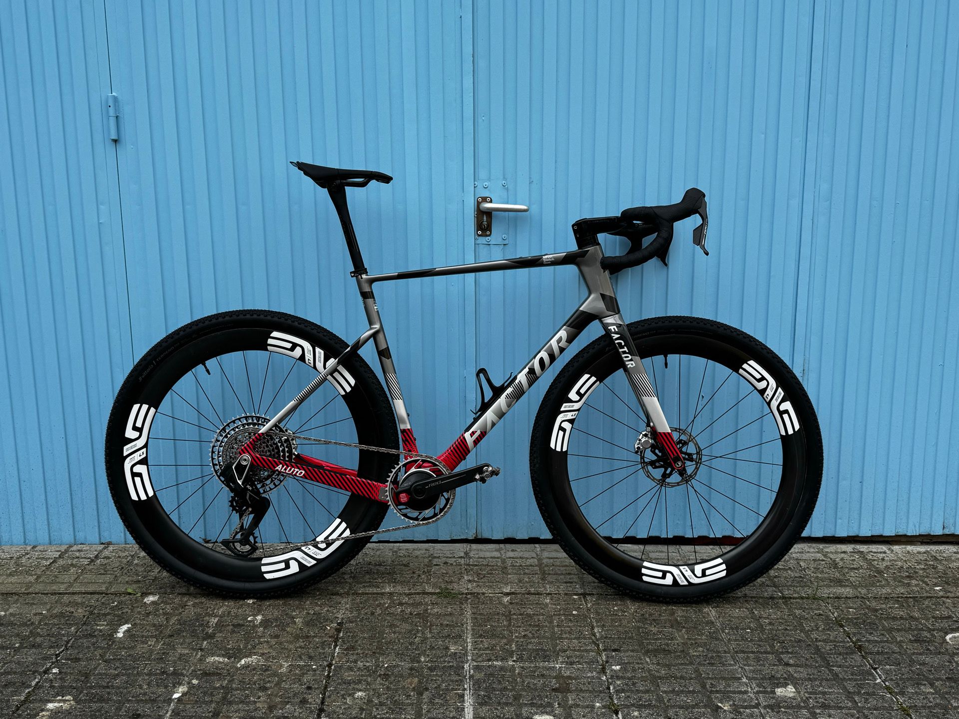 Factor ALUTO - Standard package 2026 Frameset | buycycle