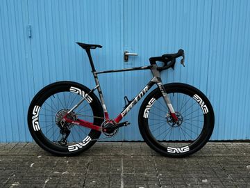 Used Factor ALUTO - Standard package 2026 Frameset 2026 Road & Gravel, Red — image 1 of 7