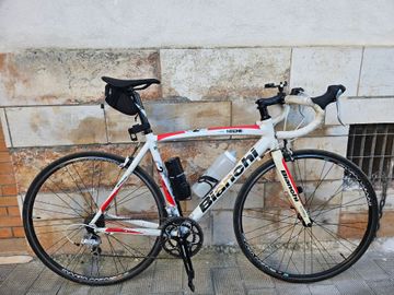 Used Bianchi Via Nirone Sora Compact 2014 2014 Road & Gravel, White — image 1 of 16