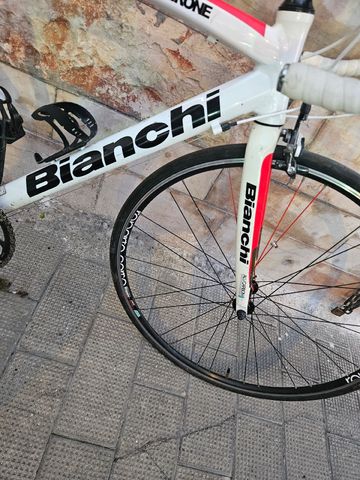 Used Bianchi Via Nirone Sora Compact 2014 2014 Road & Gravel, White — image 11 of 16