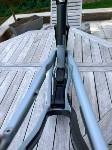 Tweedehands Santa Cruz Bronson 3 CC 2019 Frameset 2019 Mountainbike — afbeelding 3 van 16
