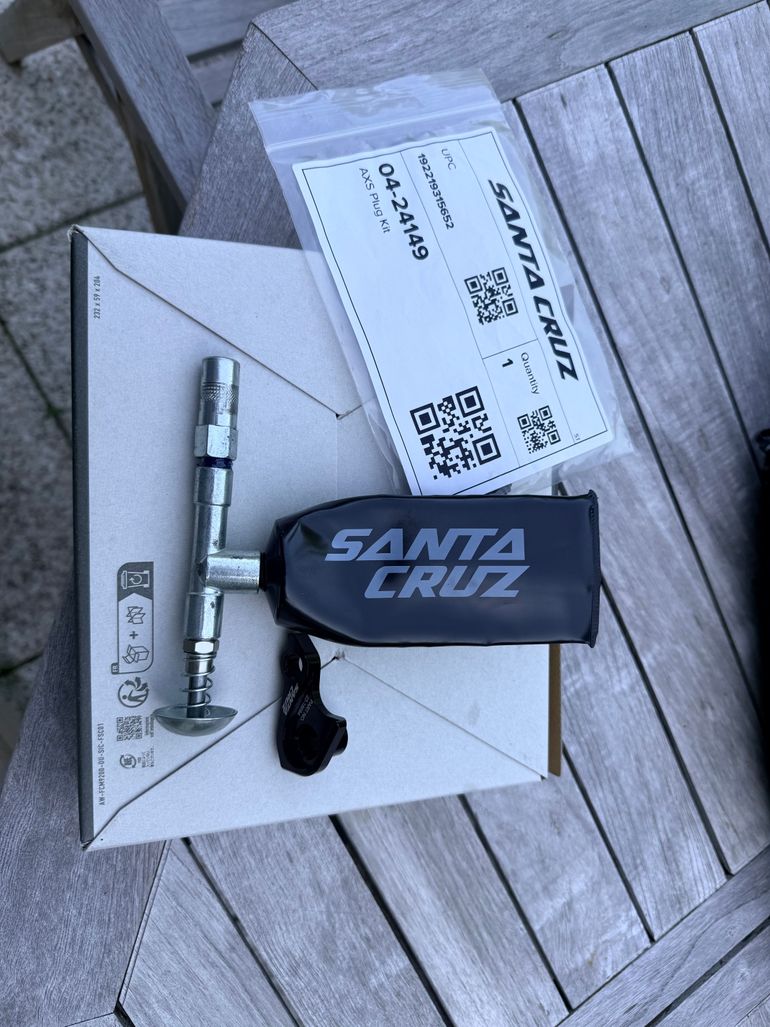 Santa Cruz Bronson 3 CC 2019 Frameset 2019 Mountainbike usato, Grigio chiaro — immagine 10 di 16