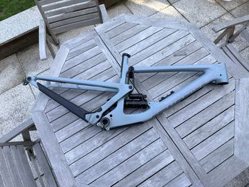 Tweedehands Santa Cruz Bronson 3 CC 2019 Frameset 2019 Mountainbike — afbeelding 1 van 16