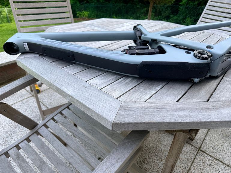 Santa Cruz Bronson 3 CC 2019 Frameset 2019 Mountainbike usato, Grigio chiaro — immagine 11 di 16